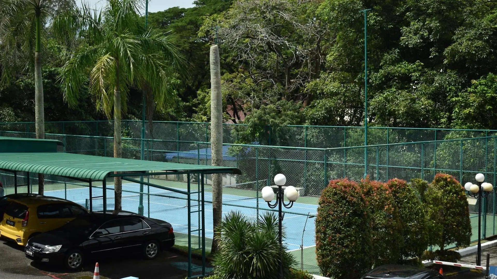 アパート Seaview Resort バツーフェリンギビーチ マレーシア