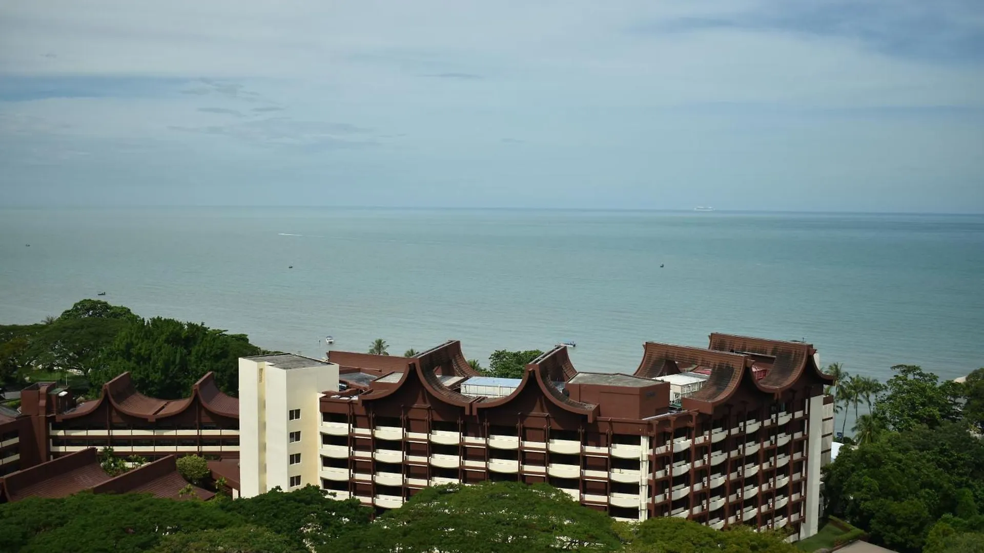 アパート Seaview Resort バツーフェリンギビーチ