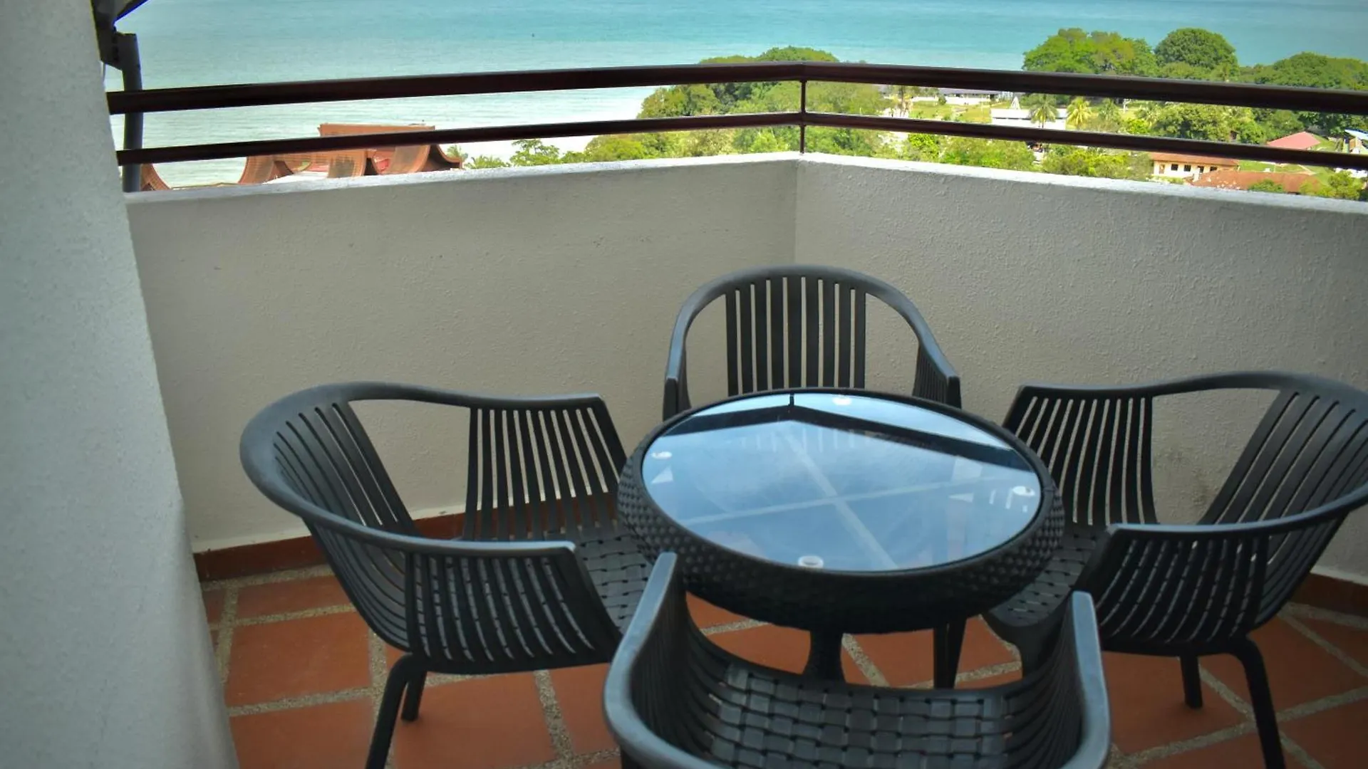 Seaview Resort バツーフェリンギビーチ アパート