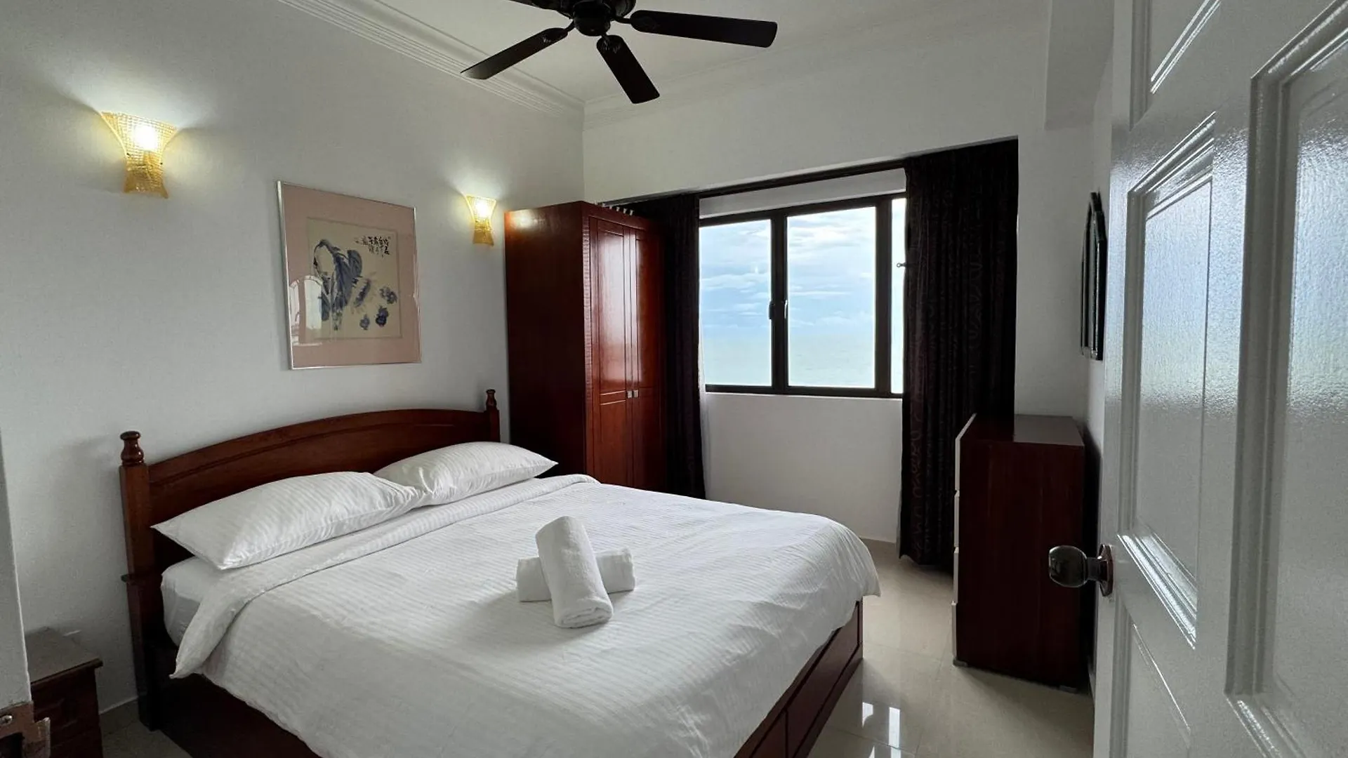 Seaview Resort バツーフェリンギビーチ アパート